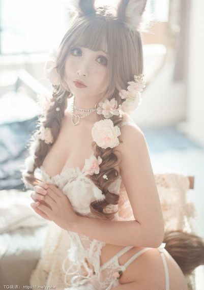 含着她花蒂啃到高潮视频
